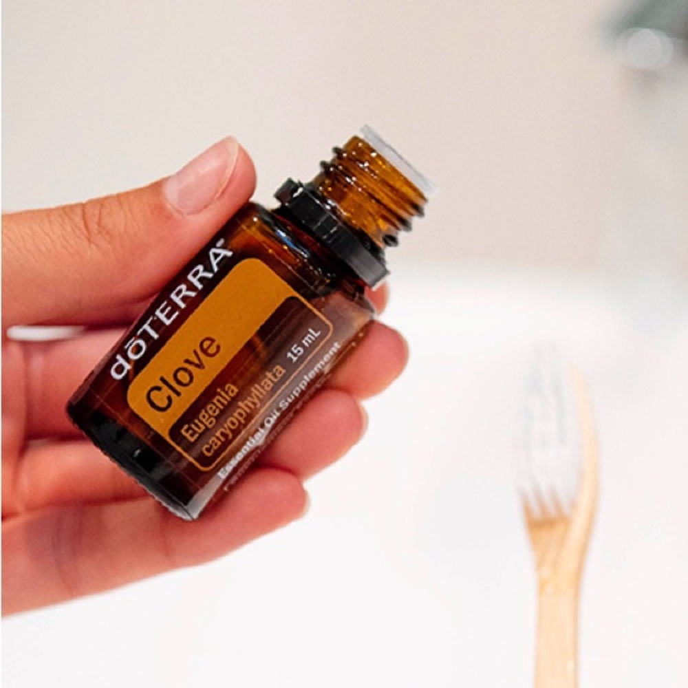 Clove Essential Oil — doTERRA, 15ml - Picture 9 of 13